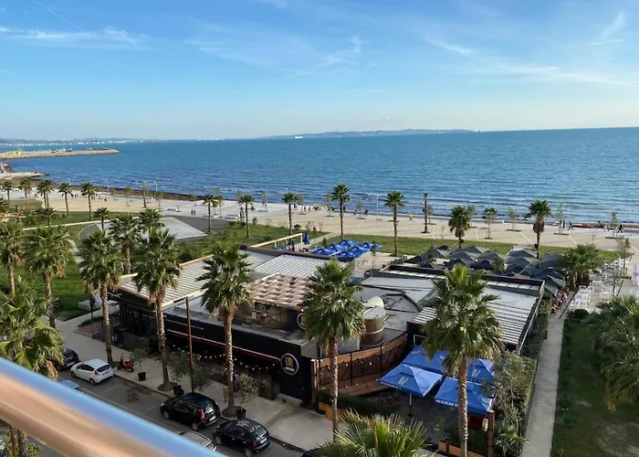 Sea View Apartment/Beach/City Center/Wifi